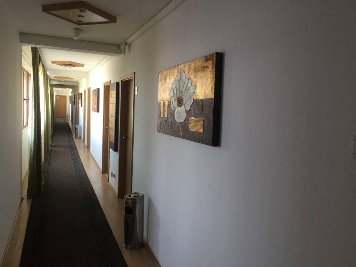 Hotel Moment Velika Plana Exterior foto